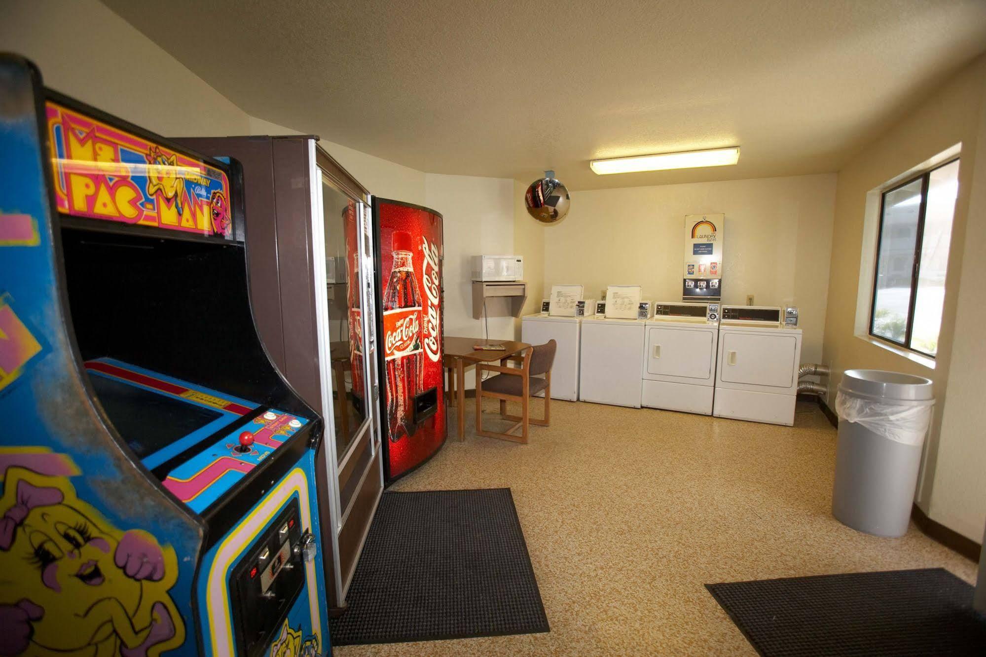 Days Inn By Wyndham Arroyo Grande Pismo Beach Экстерьер фото