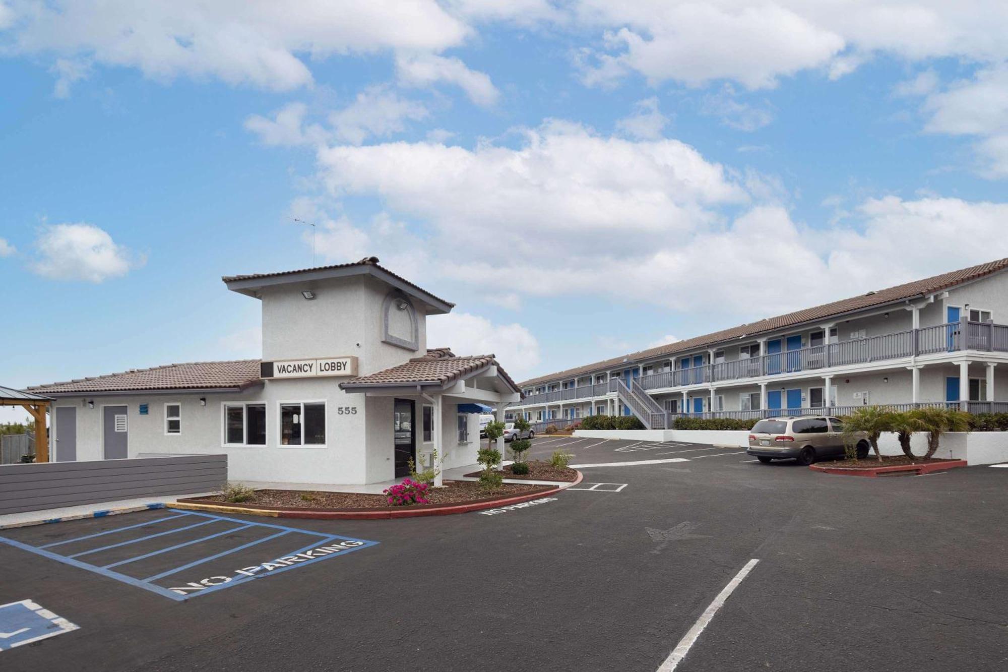 Days Inn By Wyndham Arroyo Grande Pismo Beach Экстерьер фото