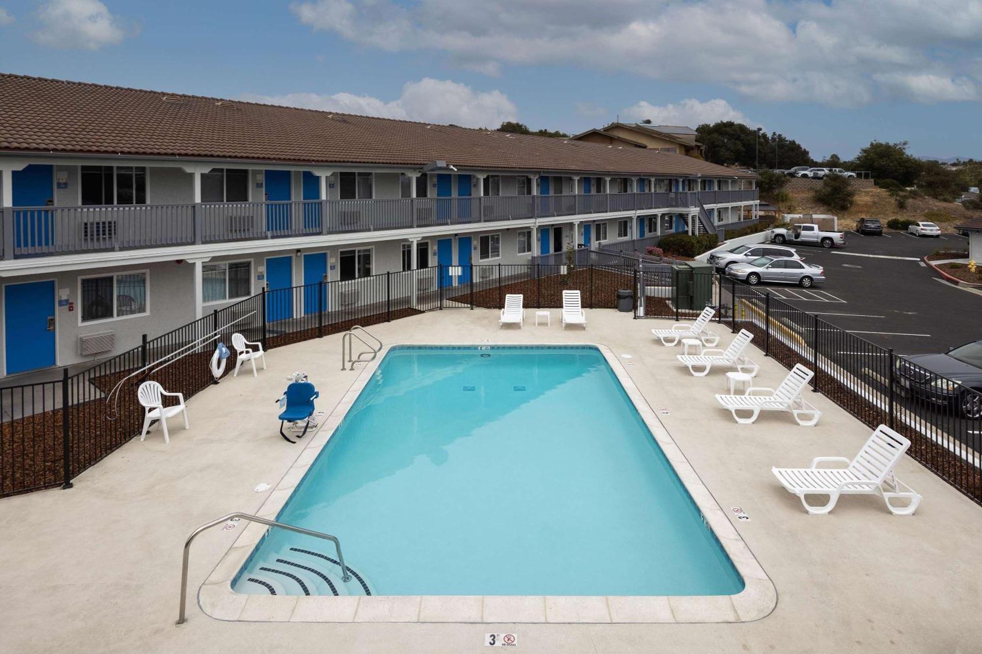 Days Inn By Wyndham Arroyo Grande Pismo Beach Экстерьер фото